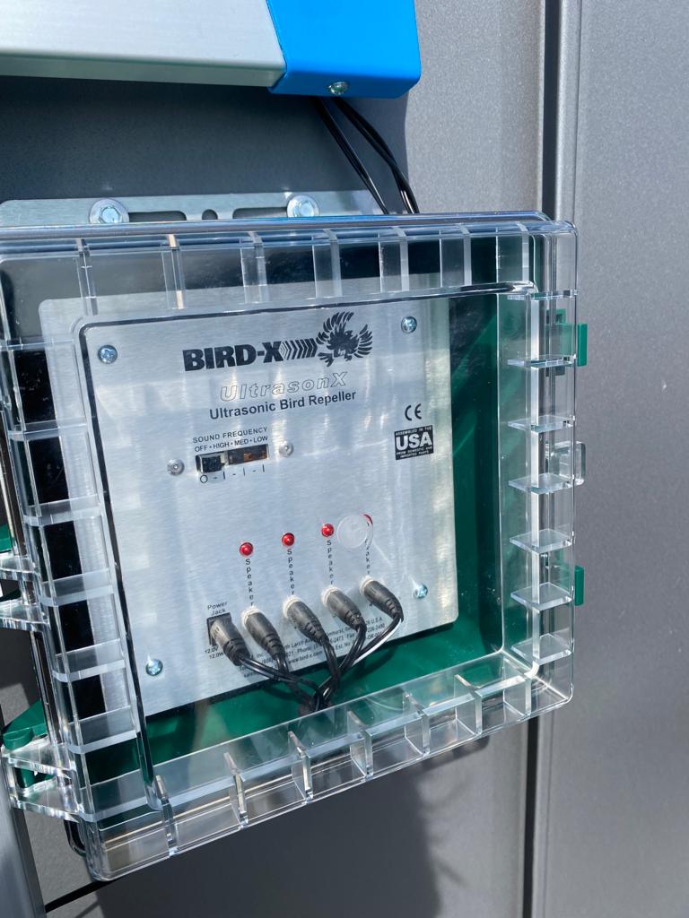 EWS_PestControl's tweet image. Another installation with the Ultrasonx 4 Channel Deterrent on a block of flats suffering with pigeons landing on their balconies. We came up with solution in conjunction with other methods of control by fitting a speaker above each balcony on the top floor.