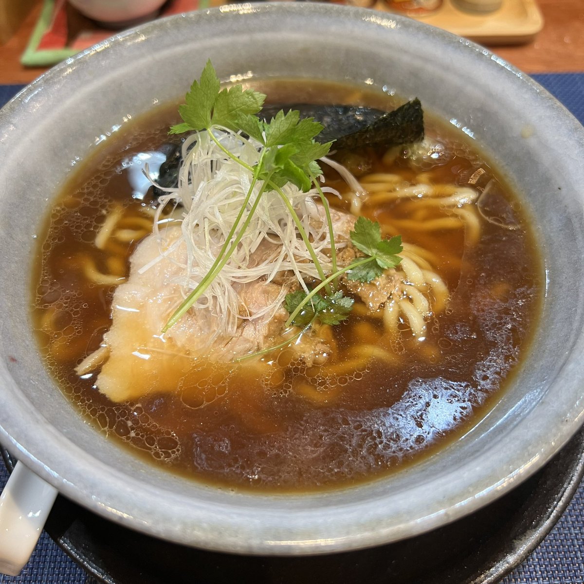 chitokaramen's tweet photo. 裏6番街エリア
らーめん梶原 @debrinn001 
醤油らーめん
本日 2022/09/01 新規オープン
おめでとうございます
#ちとからーめん
#ちとからんち
#千歳烏山 https://t.co/cNtZxGoYaV