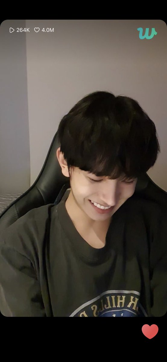 archiveoflhs's tweet photo. his smile #enhypen_heeseung https://t.co/BRw5TEApFq