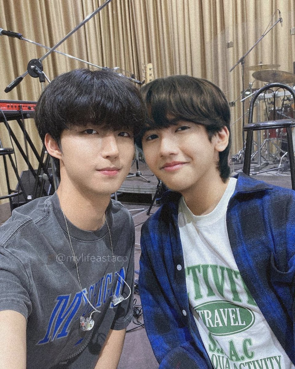 starfess's tweet photo. -guys LEWAT TL KU MIRIP BANGET MEREKA HOY😭😭😭

Cr.mylifeastaco  https://t.co/3e6wIft0dB
