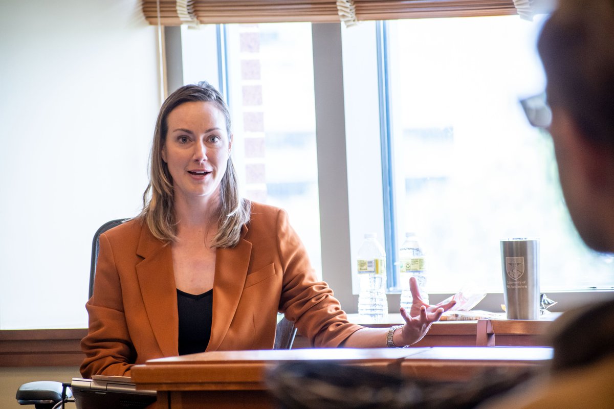 BaylorLawSchool's tweet photo. An effective trial lawyer can capture the attention of an audience. In last week’s “storytelling” #PracticeCourt exercises, our students did just that. THX to #BaylorLawyers Mark Altman, Heather Kanny, Jason Milam, Colin Powell, and Jeanine Rispoli for working with our students! https://t.co/loV5sCvnhG
