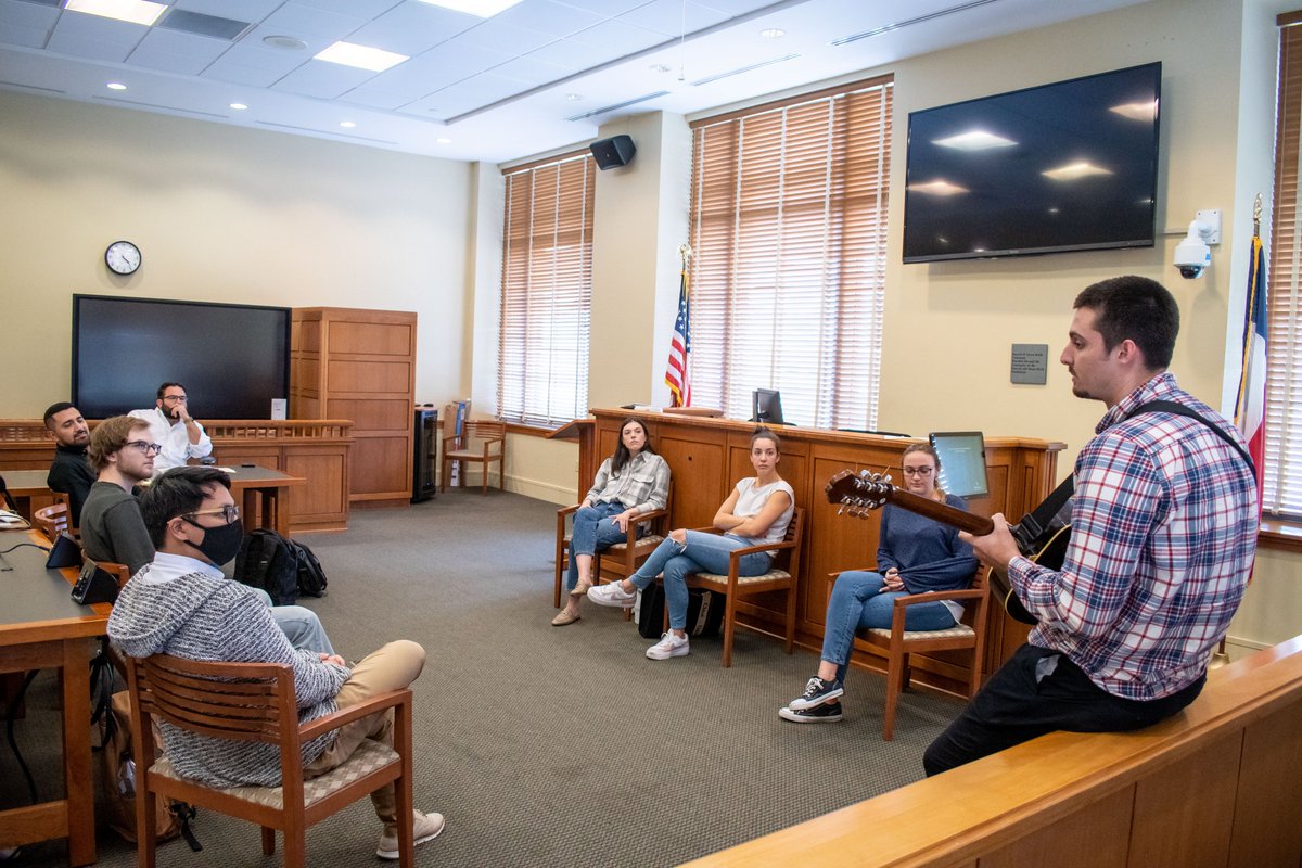 BaylorLawSchool's tweet photo. An effective trial lawyer can capture the attention of an audience. In last week’s “storytelling” #PracticeCourt exercises, our students did just that. THX to #BaylorLawyers Mark Altman, Heather Kanny, Jason Milam, Colin Powell, and Jeanine Rispoli for working with our students! https://t.co/loV5sCvnhG