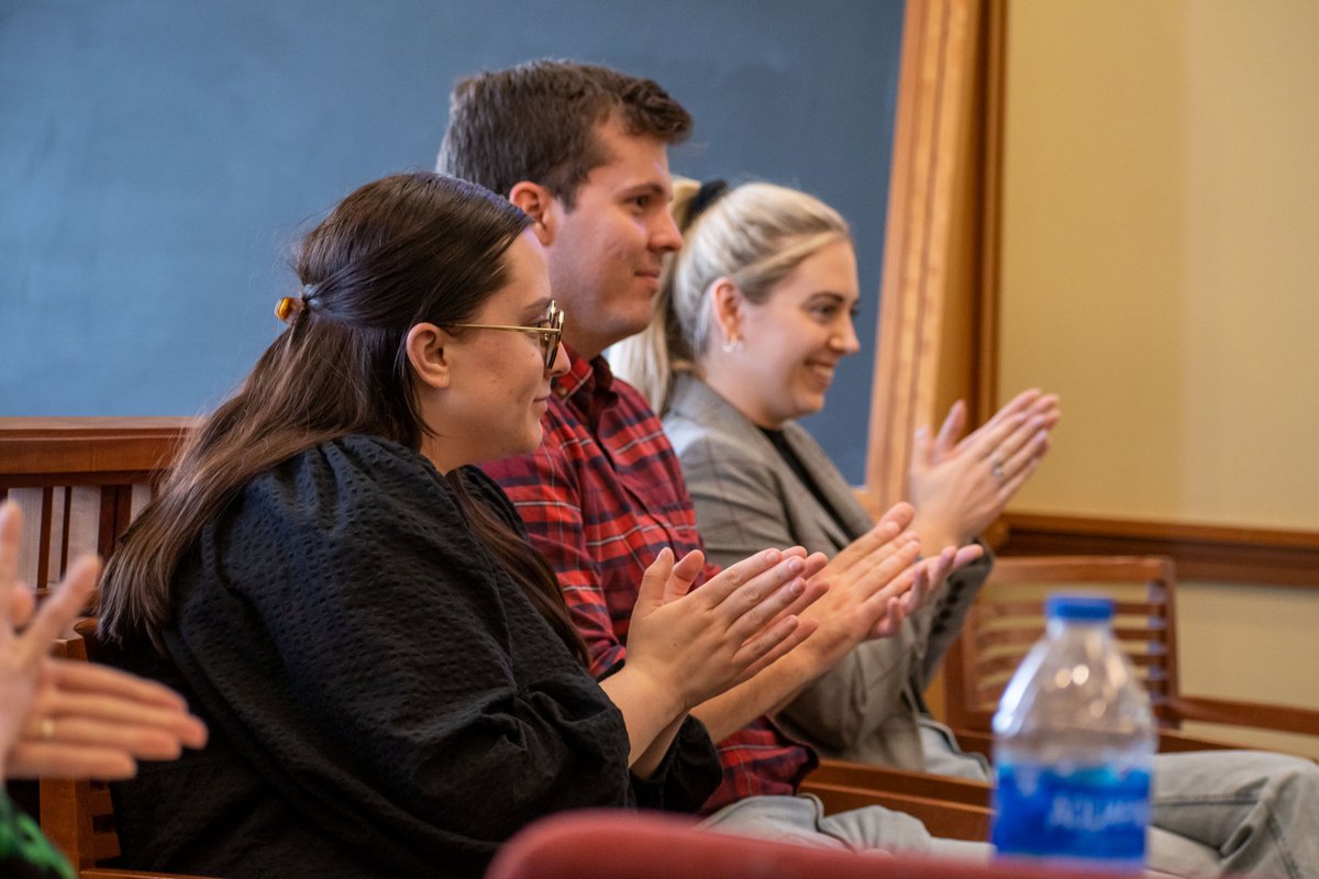 BaylorLawSchool's tweet photo. An effective trial lawyer can capture the attention of an audience. In last week’s “storytelling” #PracticeCourt exercises, our students did just that. THX to #BaylorLawyers Mark Altman, Heather Kanny, Jason Milam, Colin Powell, and Jeanine Rispoli for working with our students! https://t.co/loV5sCvnhG