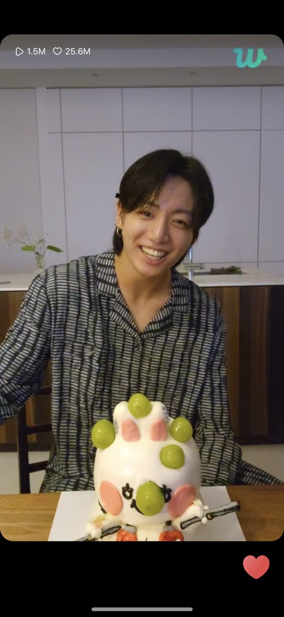 mvjkluv's tweet photo. happy birthday, my luv 🫶🏻 #jungkook https://t.co/tH5hCHLkvL
