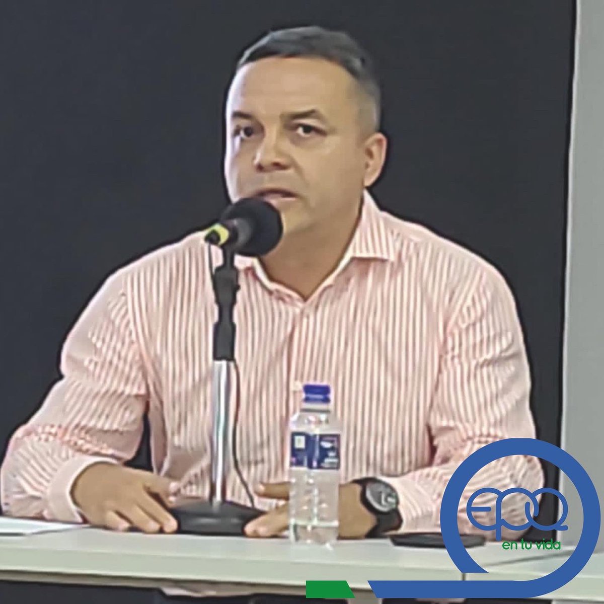 EpQuindio's tweet photo. #ForoDeAgua | El gerente de Entidad Epq Jhon Fabio Suarez Valero cumplió la cita pactada con la La Crónica del Quindío y #RCNRadio, espacio donde dimos a conocer los avances en cuanto a la protección, conservación, tratamiento y distribución del agua. 💦💦💦 https://t.co/aJ2lBPMZoP