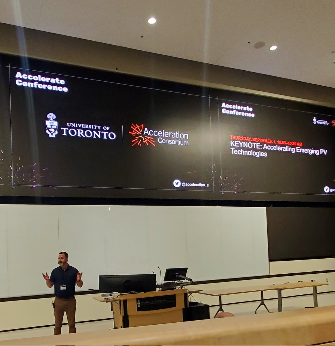 Strong Opening Remarks from <a href="/Padraic_AC/">Padraic Foley</a>, <a href="/acceleration_c/">Acceleration Consortium (AC)</a> #AccelerateConference2022, Day 2! Such energy in the room! #cantbebeat #ArtificialIntelligence #AdvancedMaterials #Robotics