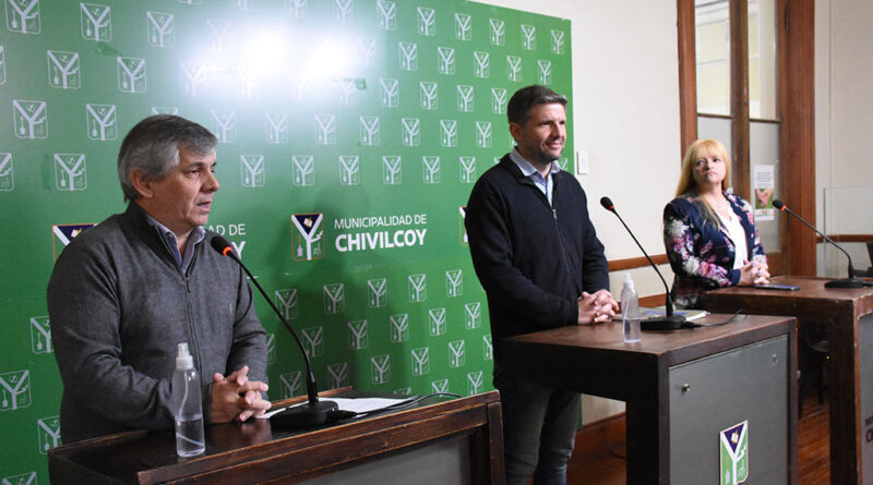 p24noticias's tweet photo. #Trabajo #Chivilcoy 
El intendente de @MuniChivilcoy , @BritosGuillermo anunció la radicación de la autopartista Sinterar en el parque Industrial de Chivilcoy
👉💻📖 https://t.co/nTUxTXGtQv https://t.co/HOikCKpJQa