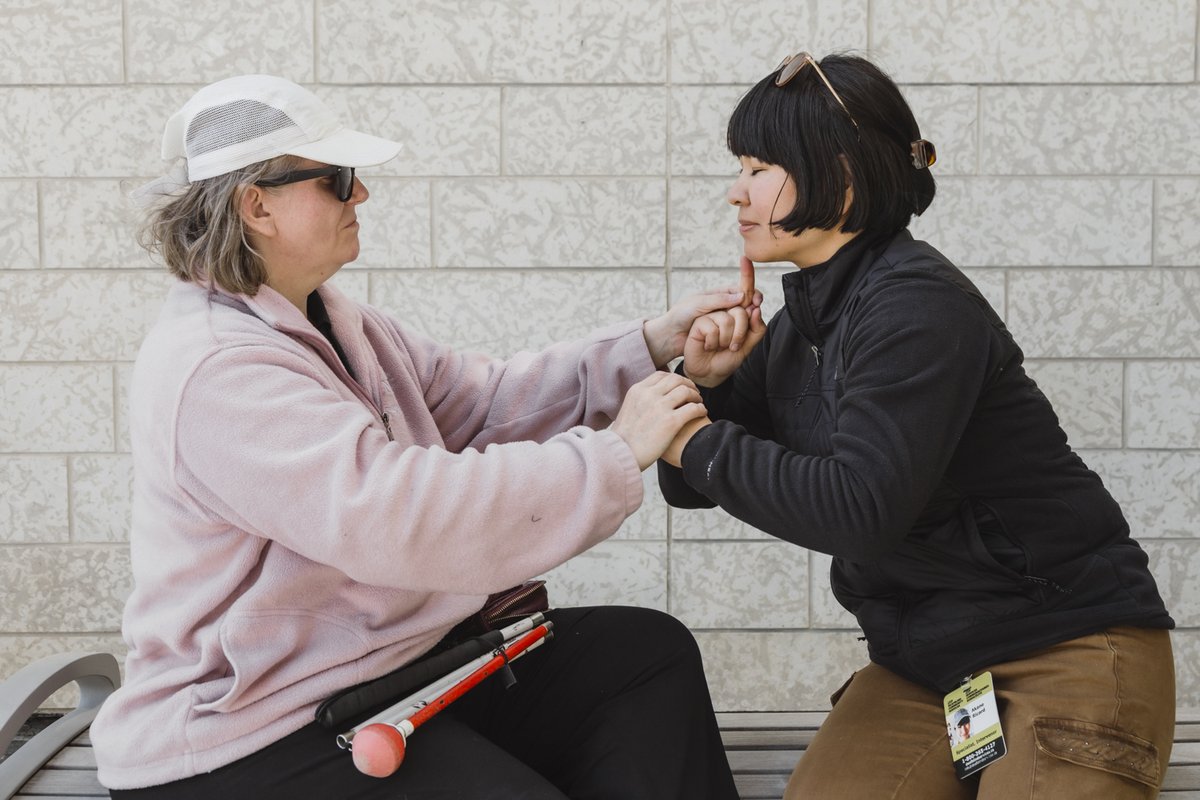 CNIB_DBCS's tweet photo. Intervenors help facilitate communication, access, and participation in all parts of daily life for people who are Deafblind. They are narrators, informers, guides, and communicators.
To learn more visit https://t.co/aZj7W21yi5
#DeafblindAwareness #Intervenor https://t.co/p1O1umr7pu
