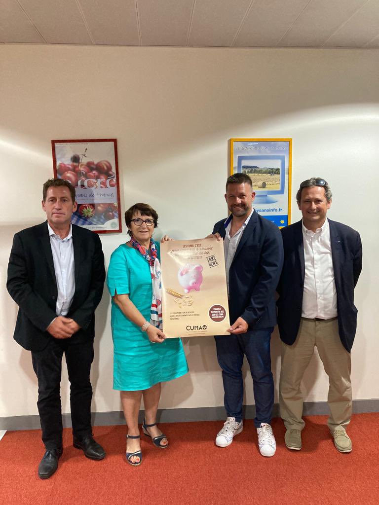 Avec <a href="/CUMAFrance/">Réseau cuma</a> nous sommes acteurs de #territoires 
Mutualiser l’ #investissement en matériel agricole pour renouveler et innover plus : modernité, compétitivité, qualité de #travail et lien social.
Travaillons ensemble pour plus de #projets face aux nombreux enjeux .