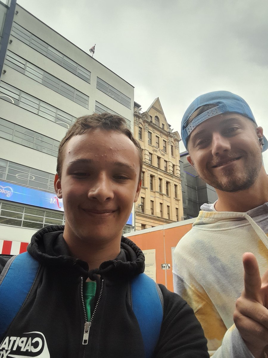 I met thean himself! The host of capital breakfast! 

<a href="/romankemp/">Roman Kemp</a> 

Thanks for stopping Roman!
