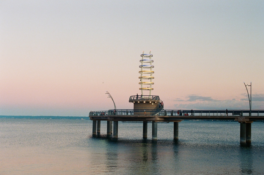 Hey #Film photographers!! Are you on Grainery?! I joined a few months ago, and I'm obsessed. It's like Instagram for film photographers! 

Join me 👉️ grainery.app/u/mywanderingv…

📷️ Canon AE1
🎞️ Kodak Portra 800

#35mm #filmisnotdead