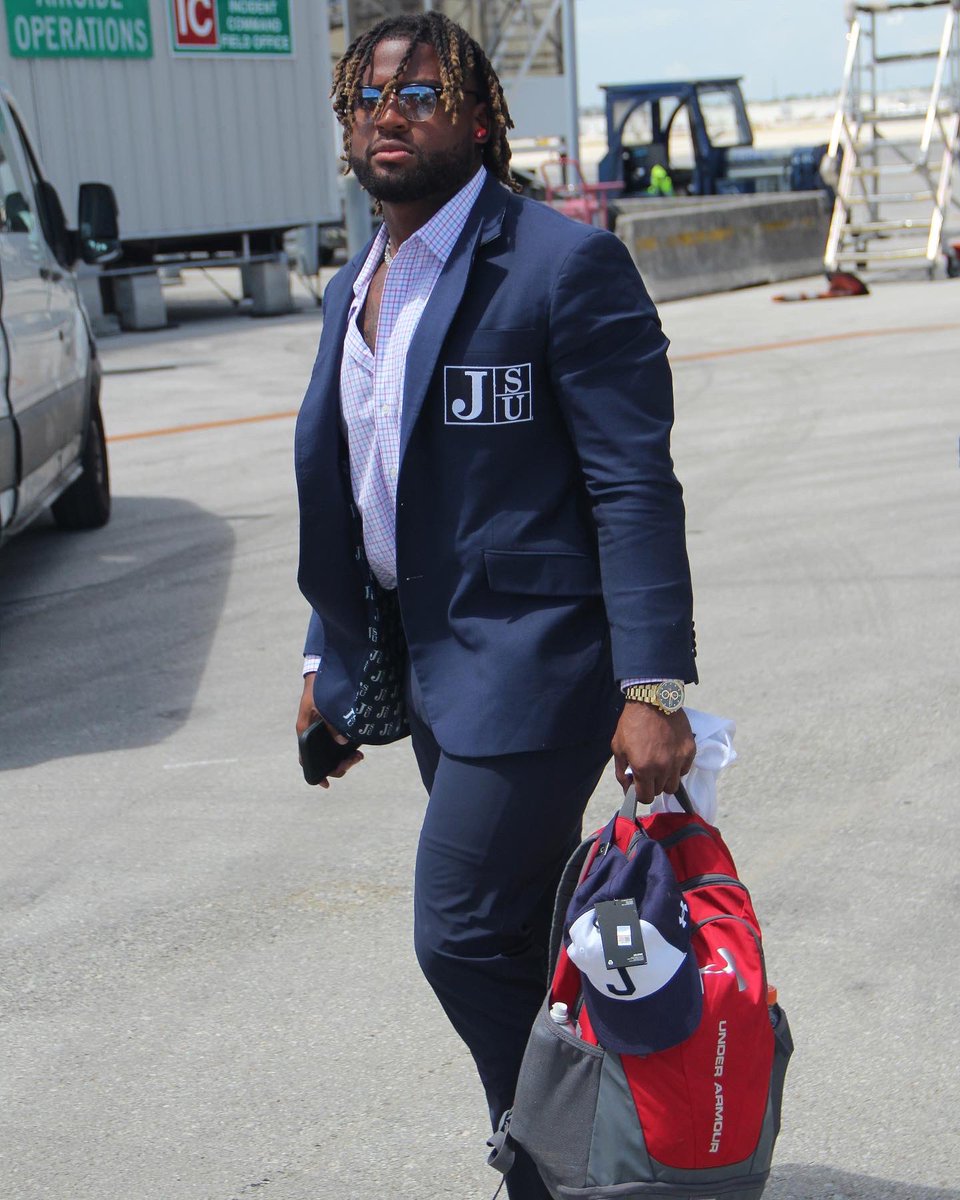gojsutigersfb's tweet photo. We Have Arrived In The 305❗️🏝 

TIGER NATION ARE YALL READY ⁉️ 

#IBELIEVE #JSU #305 https://t.co/lSw56kEoGP
