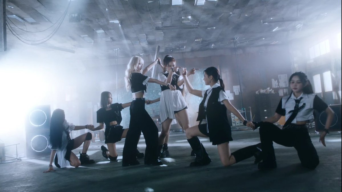 GirlgroupsBR's tweet photo. a categoria é: POP ROCK 🎸

qual o seu lançamento favorito com rock? 🤟 https://t.co/KGrr1bkxr9