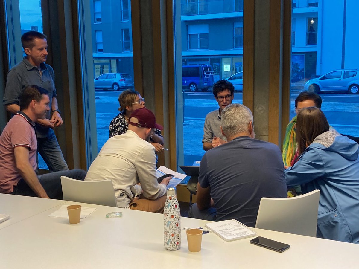 C'est la rentrée pour le #CCNR. Conseil Citoyen du Numérique Responsable #Rennes 
On travaille les questions à poser aux experts que l'on recevra aux prochaines séances.