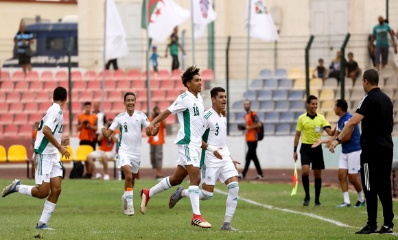 منتخب الجزائر U17 يفوز بكأس العرب للناشئين Fbl2RBjXgAYg3A-?format=jpg