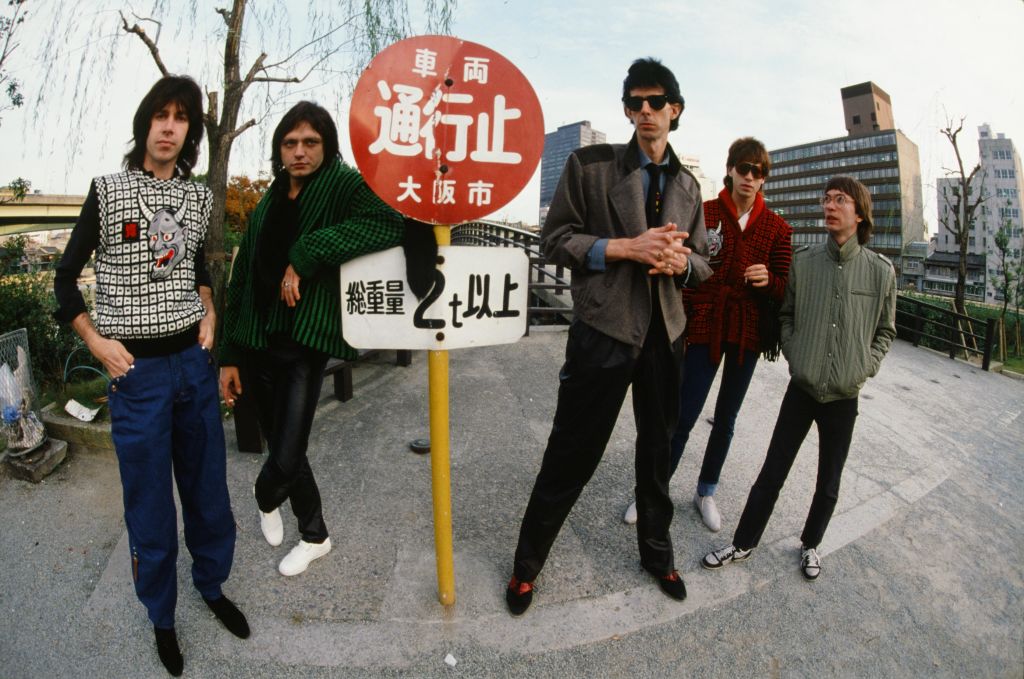 The Cars in Osaka, Japan during their 1980 Tour, captured by photographer Koh Hasebe. 

#TBT  #TheCars #Japan