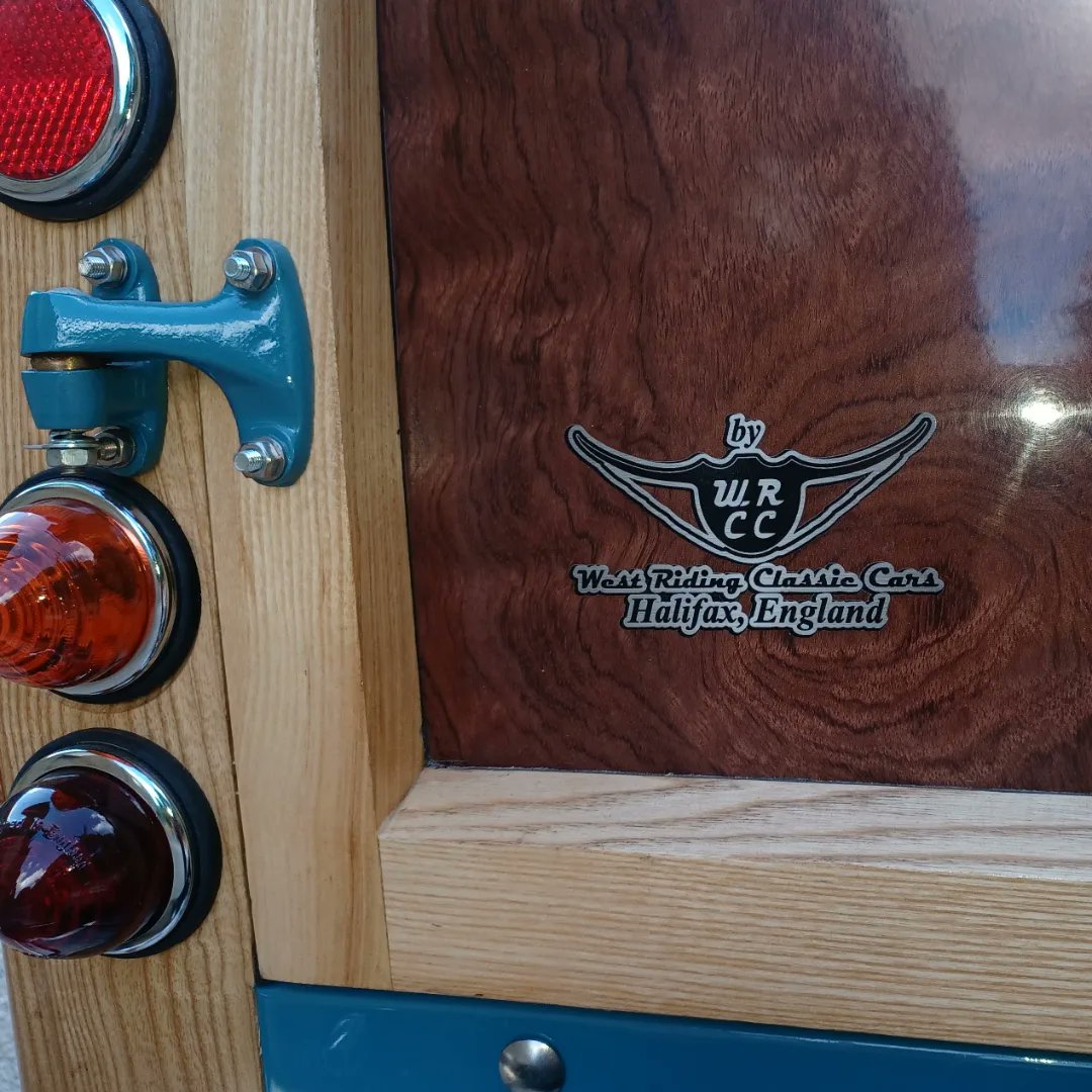 dlwrcc's tweet photo. All loaded up and ready for its trip to London. 
Fresh off the WRCC production line in Halifax. 
Fancy a WRCC quality Minor?
Visit https://t.co/ykJYbmNlel 
#morrisminor #wrcc #morristraveller #californiatraveller #restoration #classiccars https://t.co/AWx1pbF171