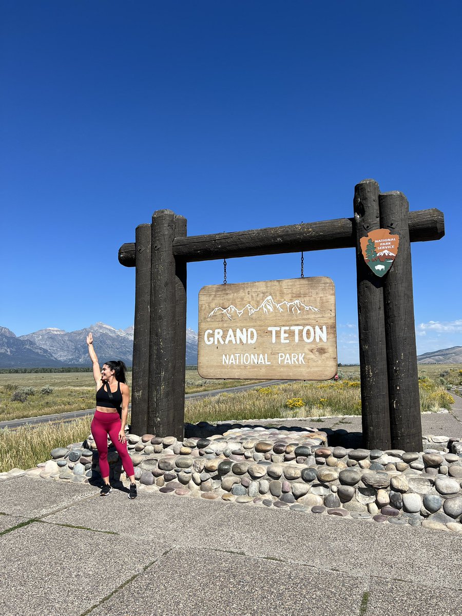 MissRizzo's tweet photo. What’s your favorite hike in the Grand Teton National Park? #grandteton #teton #nationalpark #Wyoming #JacksonHole https://t.co/gRDL1KRNSw