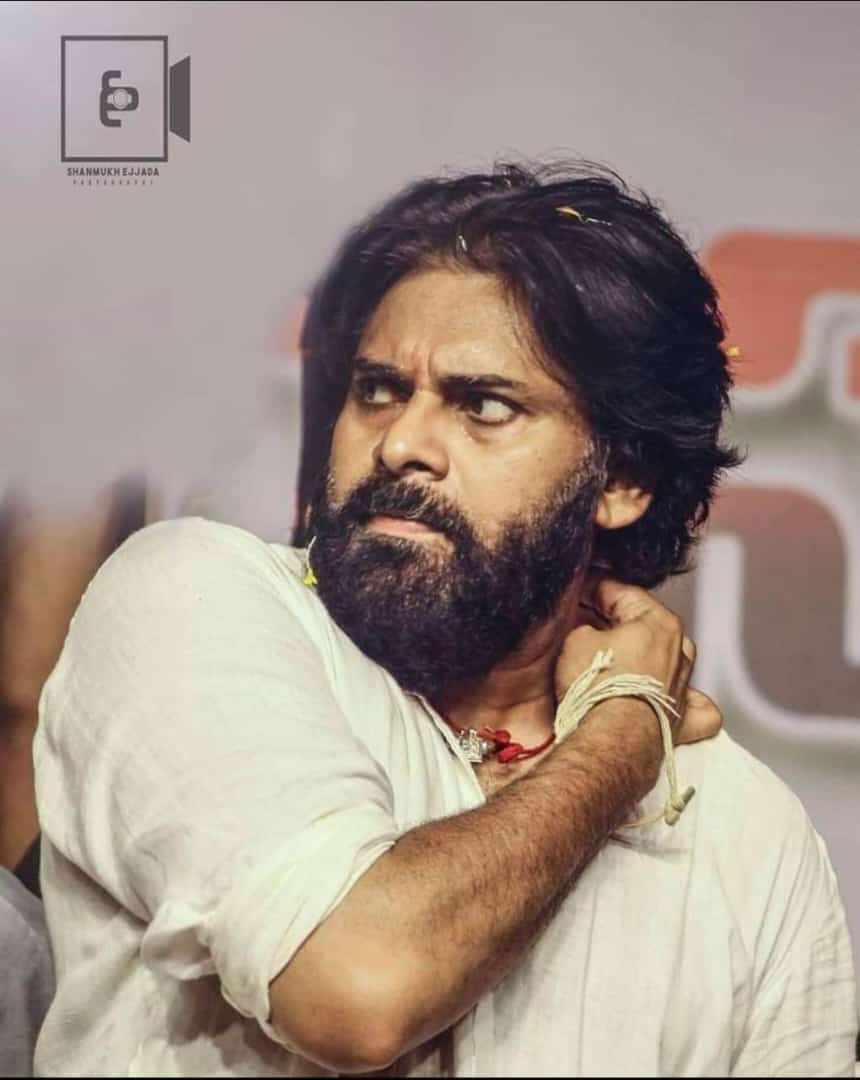 MominRvm's tweet photo. Man of Attitude 
Happy b'day @PawanKalyan garu
@TrendPSPK @JanaSenaParty
@WorldPSPKFans @USTHAAD_PK_CULT
#HBDJanasenaniPawanKalyan https://t.co/NVLyEu0sHp