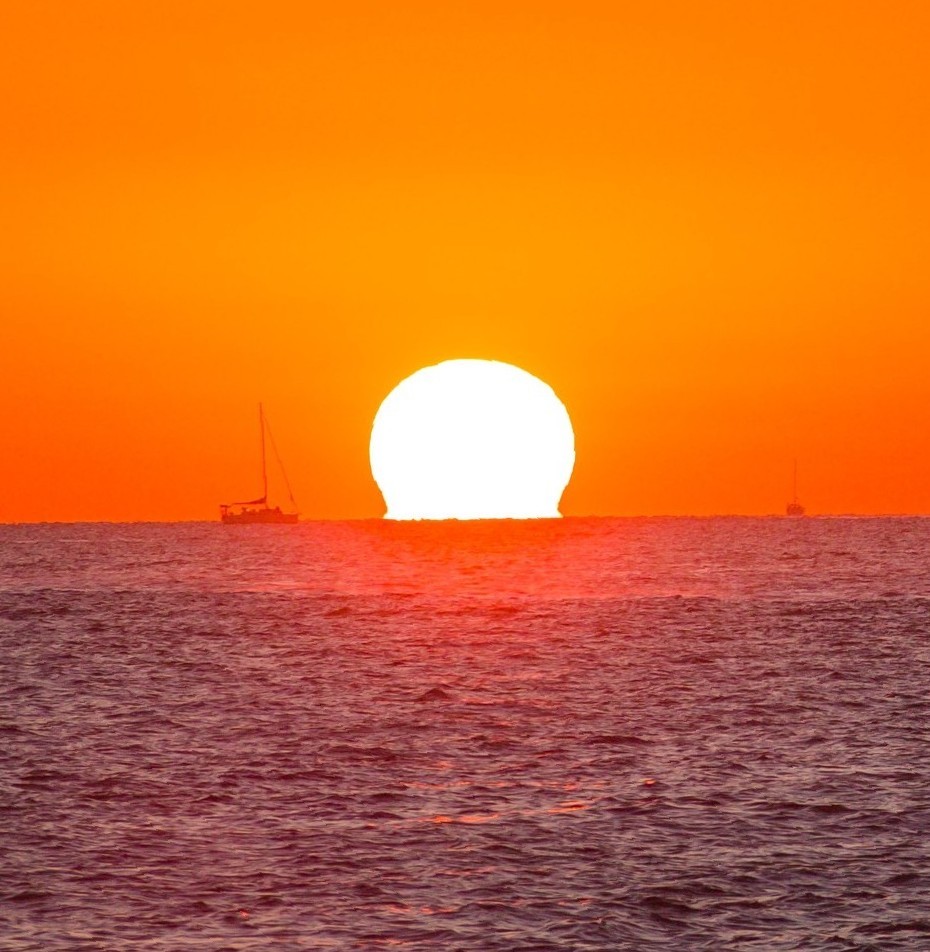 Mamboibiza's tweet photo. Hello September. 🧡 https://t.co/anVsxPp76w