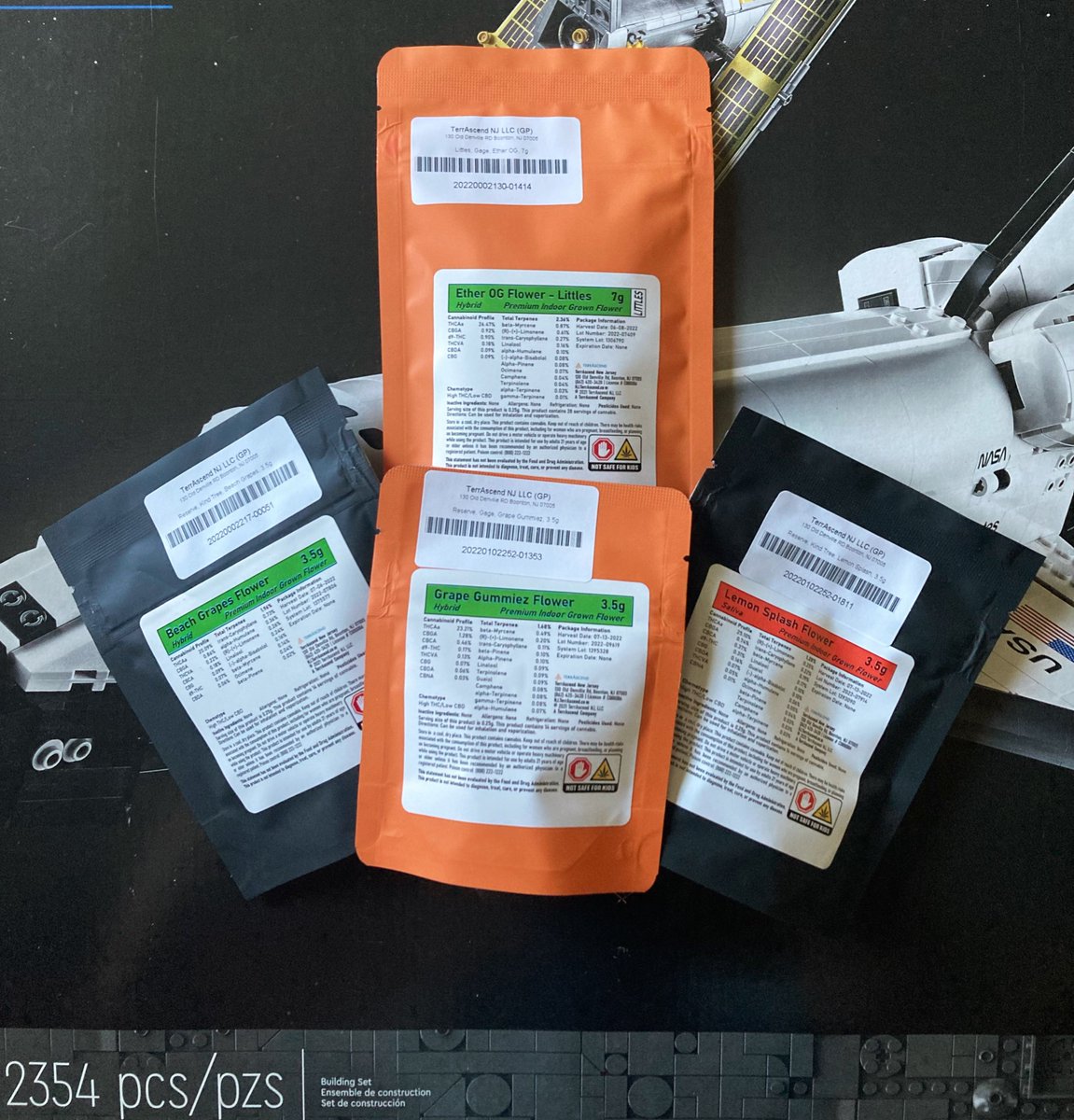 McspagsBags's tweet photo. Anyone wanna get ripped and build some legos?
#Mmemberville #StonerFam #CannabisCommunity #stonerlegos #cannabisculture #gagecannabis #kindtree https://t.co/Mt7HofCtBi