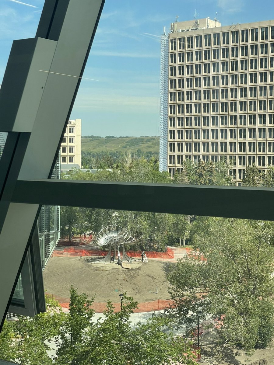 jennymclean_'s tweet photo. I missed it going up while I was in a meeting! But it’s back 🤩 https://t.co/M7YLPAKFLc