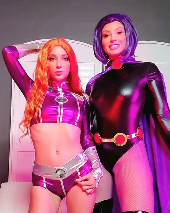 Starting now!! Go to camsoda and type in Cosplay to see the live!!! 🧡💜 https://t.co/nT1DQg6DO7