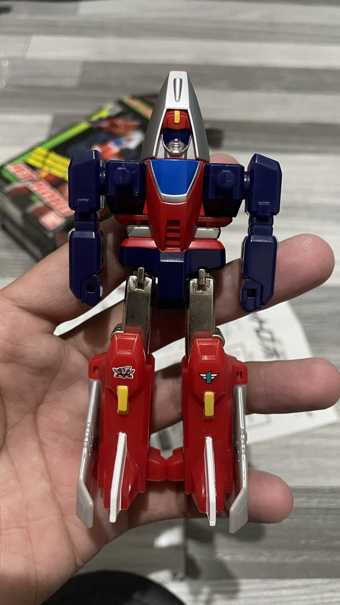gwenny_fanboy's tweet image. One of my fave childhood anime! This was aired during Saturdays/Sundays on GMA7. Too bad Police robo (fave mech) is no longer available but at least I have Jet robo as my 3rd fave as Gyro robo is the 2nd. Patiently waiting for my red wing's kboy! #MachineRoboRescue