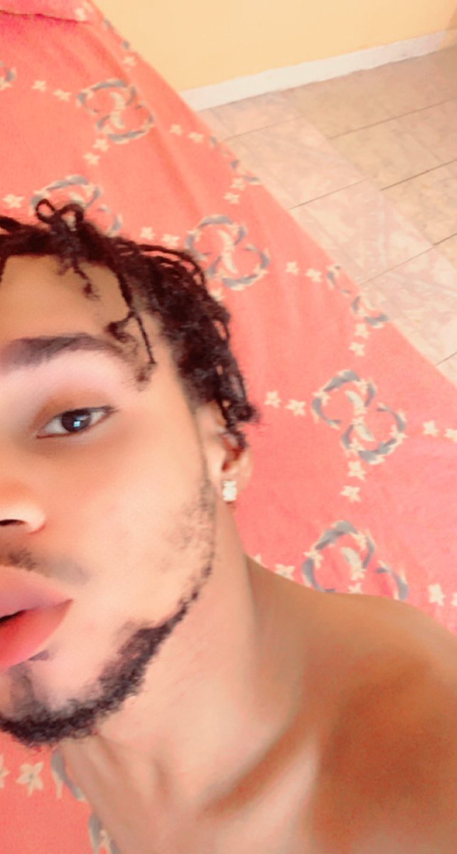 KeemPopping's tweet photo. Cause I wanna show off my earring 🫶🏿 https://t.co/JmNNVVWBiy