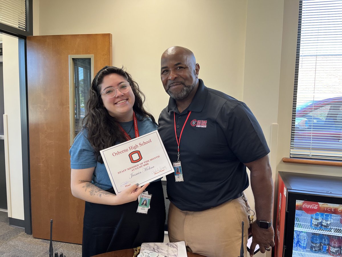 rlosbornehs's tweet photo. Congratulations to our teacher of the month Jasmin Molina https://t.co/GVq49QYAwM