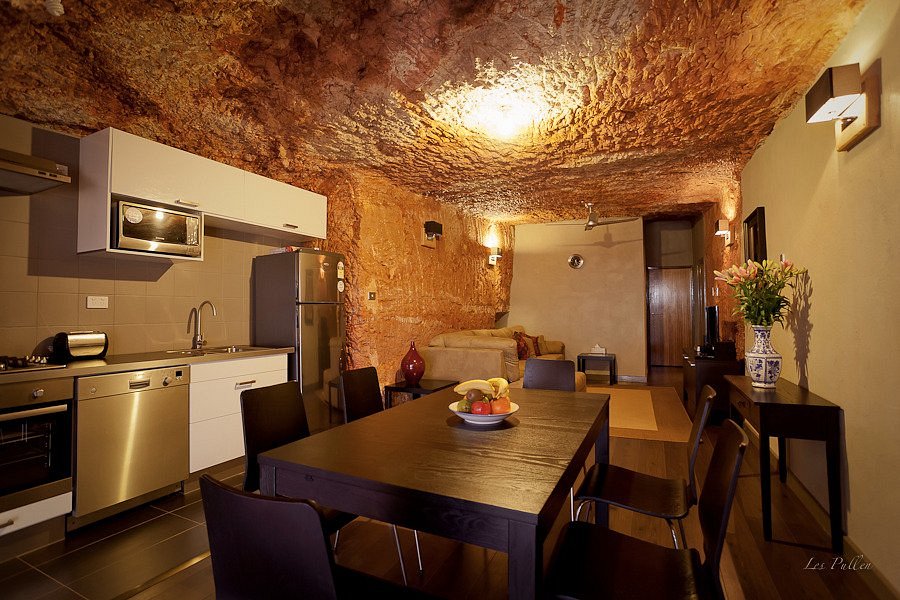 TheWorldsBestH1's tweet photo. The Top 25 Out of the Ordinary Hotels in The World, From The Tripadvisor 2022 Travellers Choice Ratings: 23. The Lookout Cave Underground Motel,
Coober Pedy, Australia https://t.co/Fcqt1sYm6z https://t.co/1LK8PuqG9z