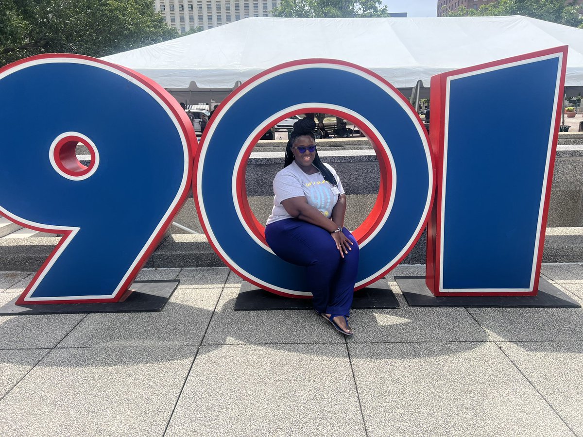 Jennifer_LSharp's tweet photo. She’s from Memphis. 〽️
Happy #901Day! 💙🤍
#Memphis #memphistennessee #memphistn #memphisblogger https://t.co/kNmE0xalFo
