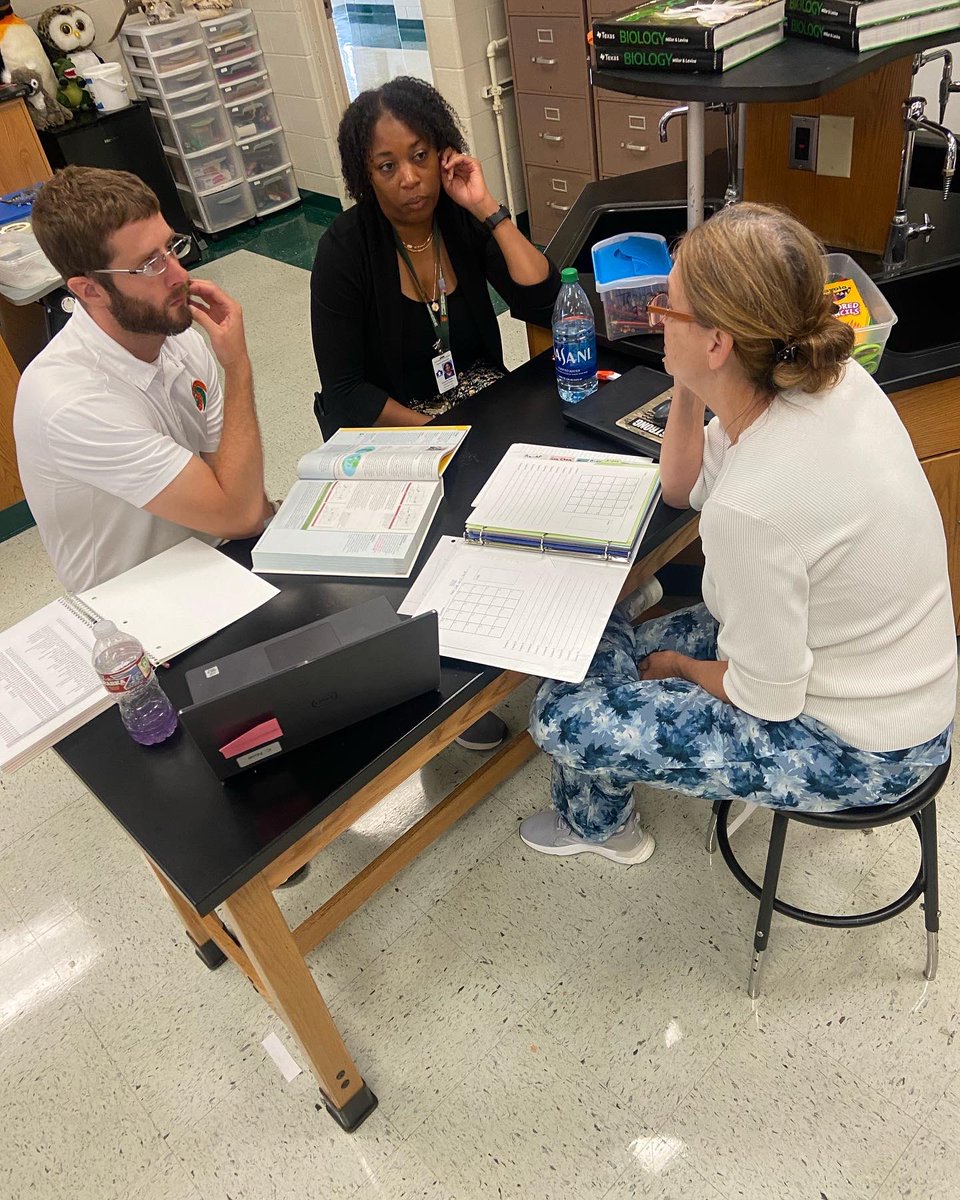 Our Mighty Hurricane Science teachers are in PLN planning powerful lessons for our Mighty Hurricane students! 📝🔬⚗️🥼#powerinhurricanes #webelieve #prideoftheeastside