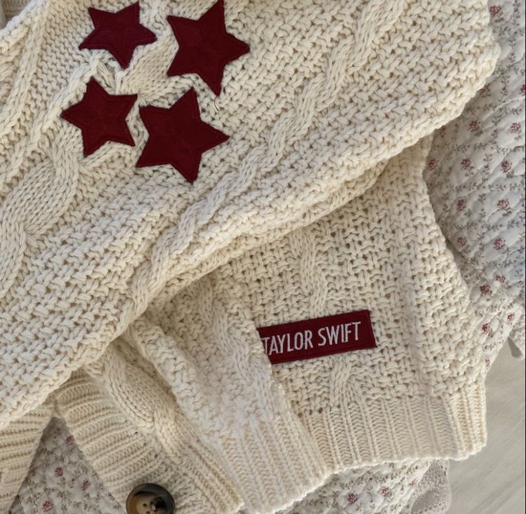 01chive's tweet image. el’s safe space ! 👩🏻‍💻🎧📓📋💭
[ #studytwt , #studytwtph ]

abt me!

• she/her, 18, infj
• filo, eng ok!
• bs psych, state uni scholar &amp;gt;__&amp;lt;
• ceb, PH

♡ / ↺ to be mutuals!