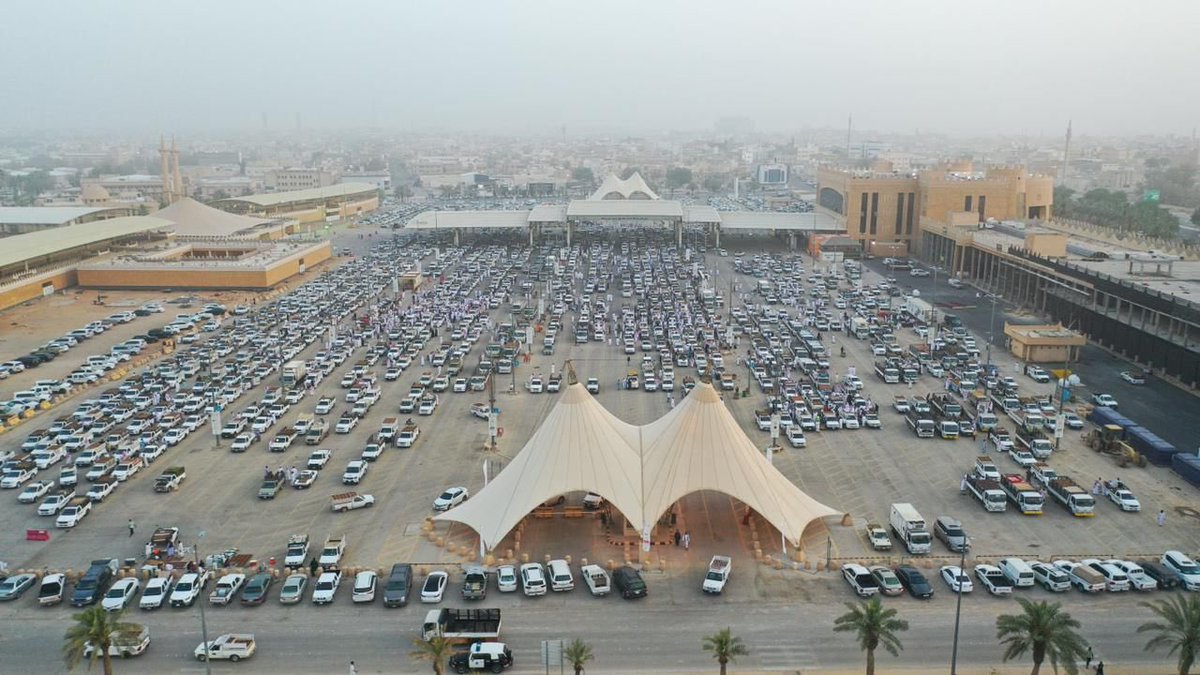 SighaAlshammri's tweet image. #مهرجان_تمور_بريدة  الأكبر في السعودية، يعمل على تطوير استراتيجية التسويق للتمور ، وجذب القوة الشرائية وتصديرها داخل المملكة وخارجها..

#شكرا للقائمين على المهرجان وجهودهم والتغطية الاعلامية المميزة للمهرجان 👏🏼

#القصيم 
@k_alrogi 
@Buraidah_sa