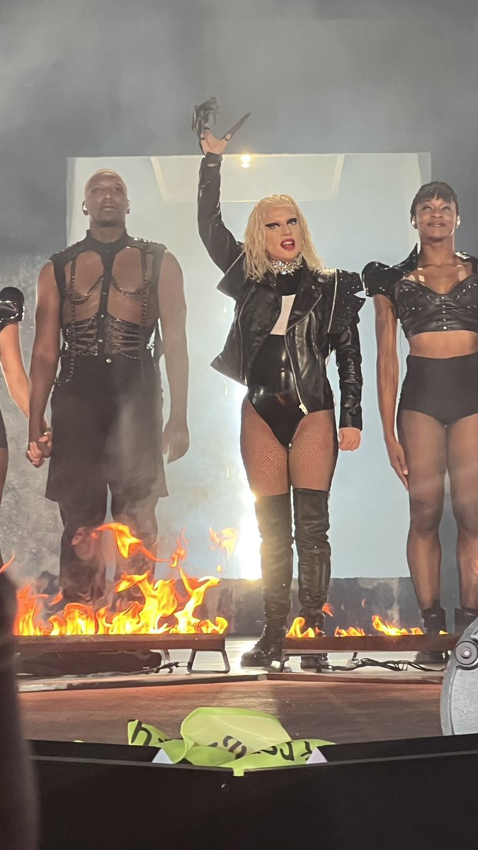 blu_britney's tweet photo. @HYPEX @gameshed_ Lady Gaga saved paradigm from the upside down … &amp; mother monster unleashes fornitemares 🤞🙏🧟‍♀️⚔️⛓💗 https://t.co/6RUxhbyJeX