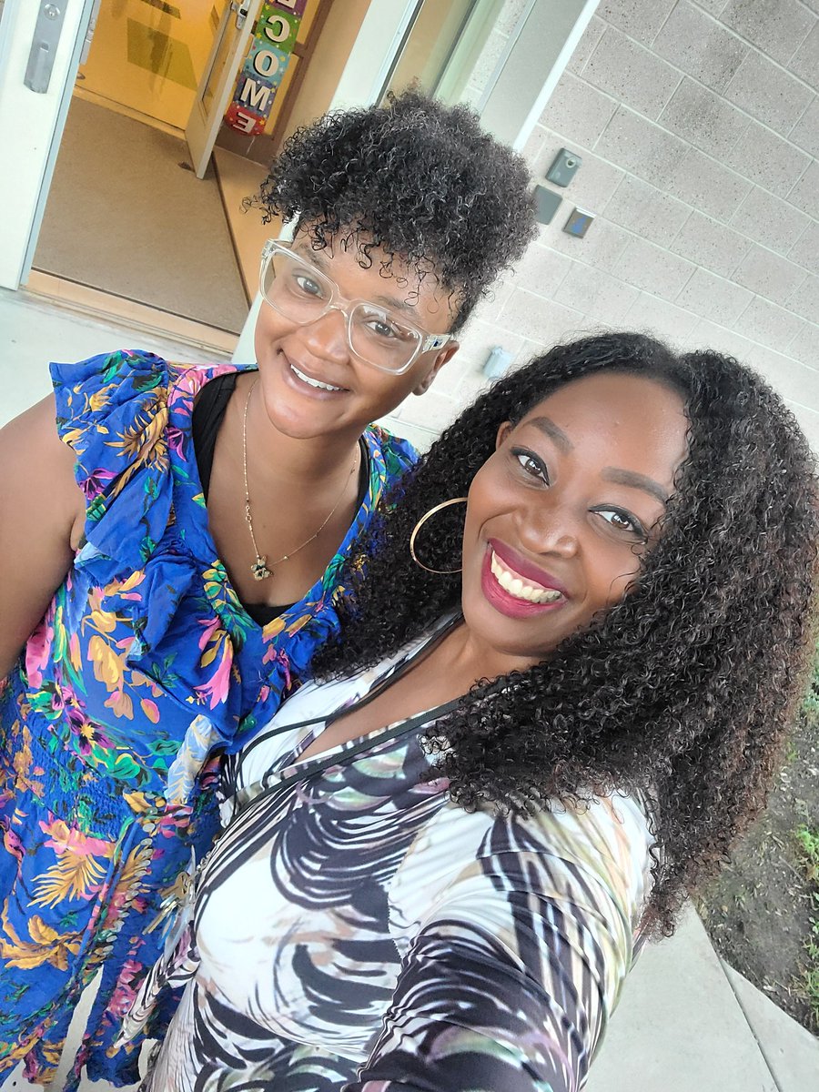 NESAPKJones's tweet photo. #APKlife💙🧡💙 #Day4
It's Thrilling Thursday and we're ready to finish out our first week NAVIGATOR strong!!! 😀👍🏿🧭
@NorthsideES @Reeves333Brandy @CSharplessNES @_Classy_Ash https://t.co/0C91v2jD27
