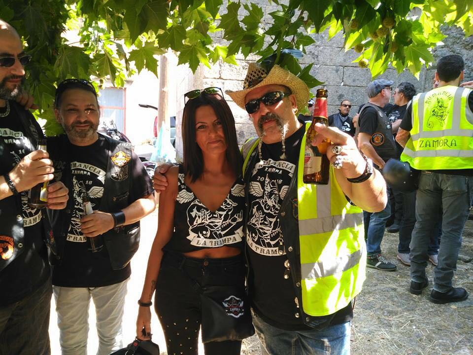 mora_brina's tweet photo. @Zamora24horas 2017 fuí una +
2018 por fin mi chaleco 2019 abrazados llorando
xtantos meses sin vernos
2020/2021 el covid 
2022 3sep quedada anual motera del #Numancia
#LaTrampa 
Tan ilusionada por repetir ese abrazo
Y hoy,2días antes
te vas.Y ahora que!
Mañana va xti Miguelón
Gracias xtodo DEP https://t.co/1lJokv1YPE