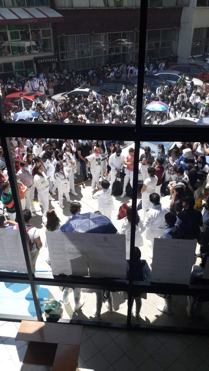 Coordinadora1DM's tweet photo. Asamblea General Estudiantil en la Escuela Superior de Medicina
📰 Al momento!
Temáticas:
-Corrupción en el IPN
-Falta de material para los estudiantes
-Solidaridad con las otras escuelas 👉🏽 #ESIMEZ #ESIAZ #ESIT #ENCB #Casco #Zacatenco #ESFM #ESM #UPIBI #UPIICSA #UPIIG https://t.co/i11bHf0p5k