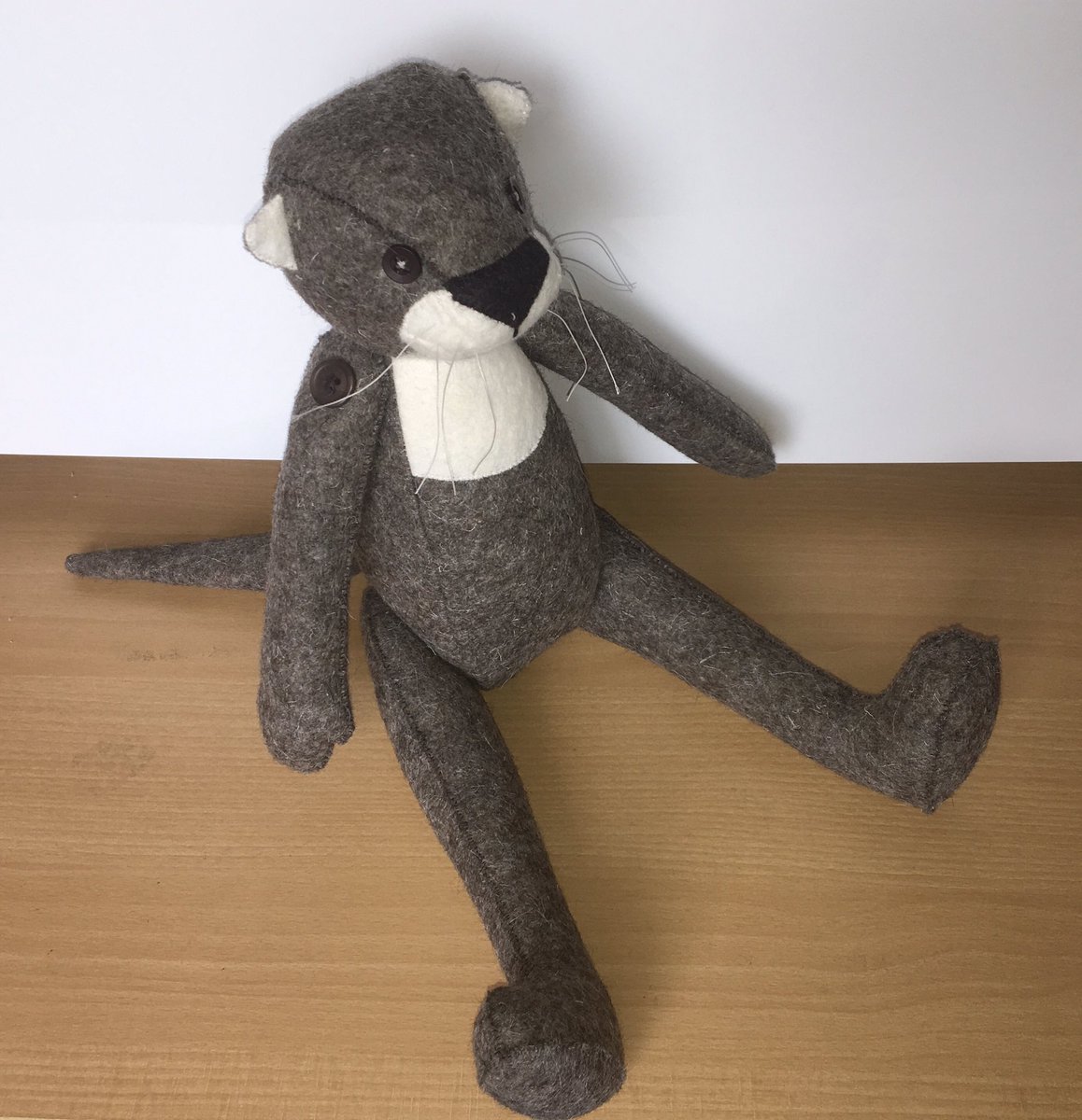 jopassmoreRN's tweet photo. @CarysBarton Pet otter! Handmade, helps me to balance work & home #Mentalhealth #WorkLifeBalance #craftforfun https://t.co/VWIfSI8sBe
