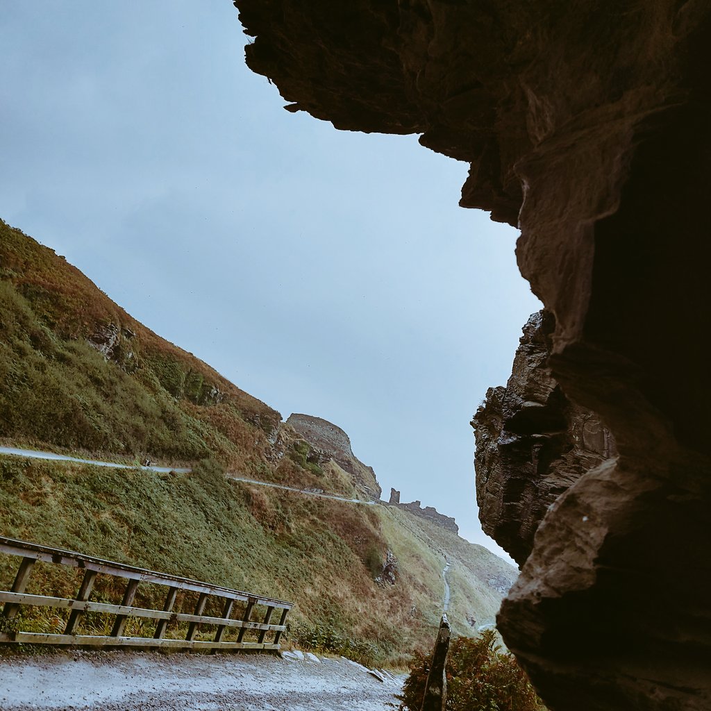 DrKhan_do's tweet photo. #Tintagel #Castle is associated with #Arthurian #Legend
#MerlinsCave was utterly magic 🎩 ✨️ 💛 💖 😎 https://t.co/wdPB90fNKx