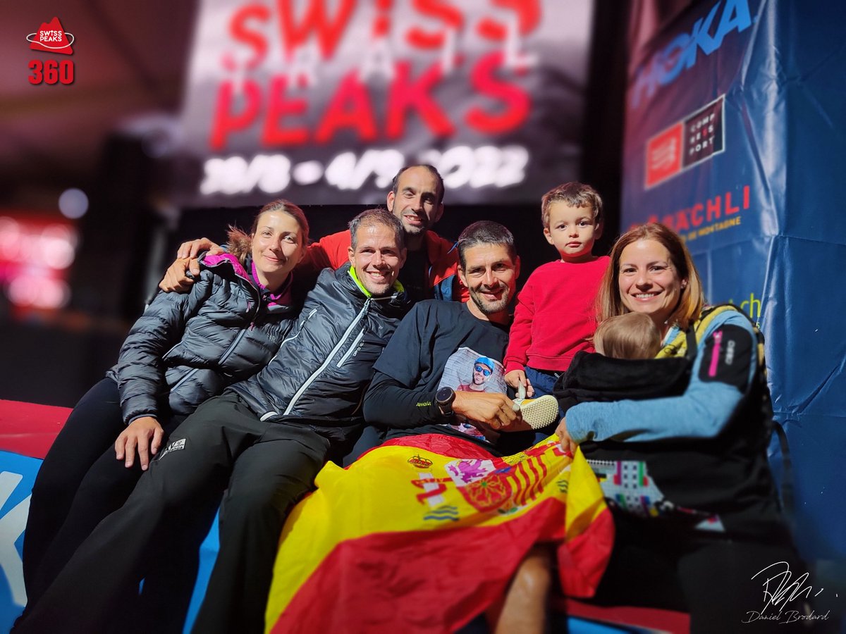 Un grand bravo au frère de Jorge Galve, Javier, qui finit troisième de la <a href="/SwisspeaksTrail/">SwissPeaks Trail</a> 360km en 86h56min. A 9h ce soir, seulement 10 coureurs ont franchi l'arrivée. Bon courage à tout ceux qui sont encore en course. 

<a href="/SalomonRunning/">Salomon Running</a>
