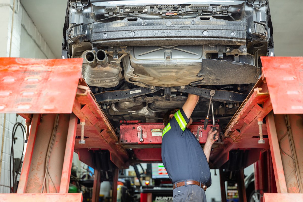 FerraAutomotive's tweet photo. If a job is worth doing, it's worth doing right. You can always count on us for excellent maintenance, repairs, and honest service. #FerrasAutomotiveServices #PittsburghAuto #AutoRepairServices https://t.co/N7z0BVTRFa