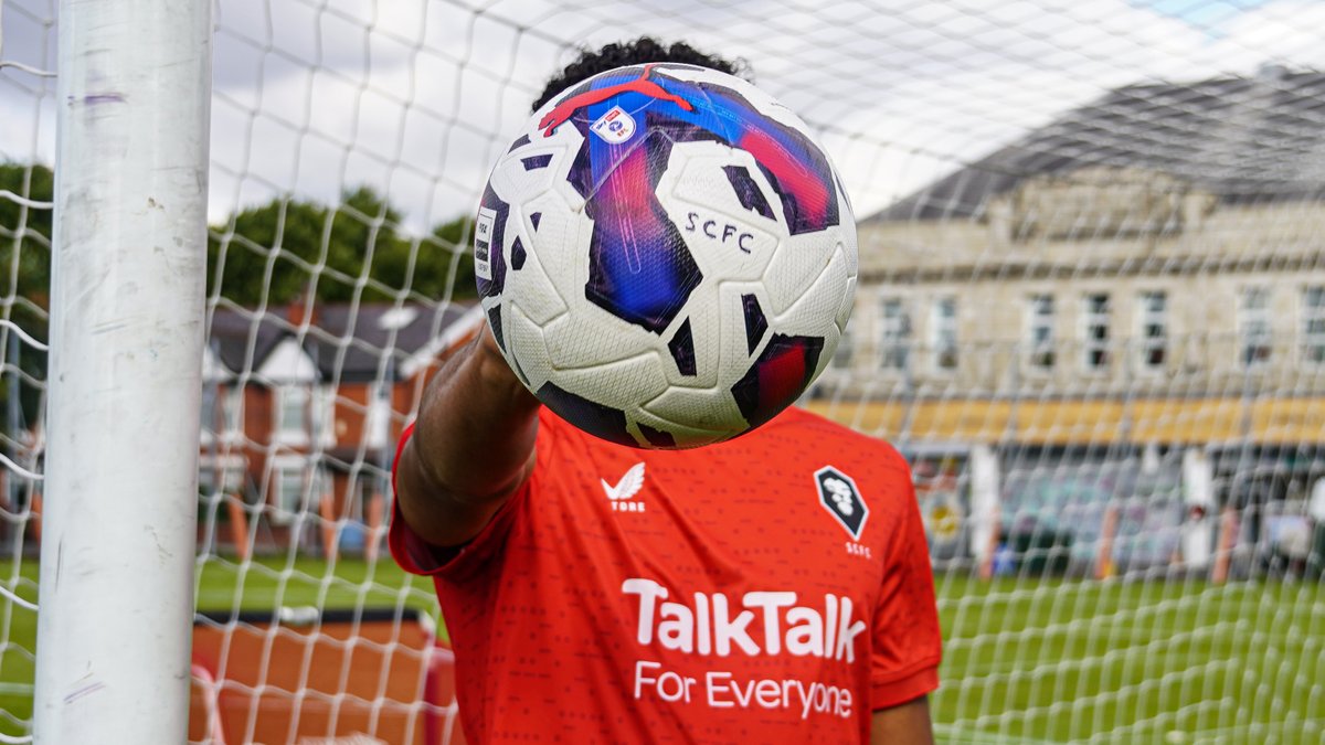 SalfordCityFC's tweet image. T-minus 5⃣ minutes... 👀

#WeAreSalford 🦁🔴