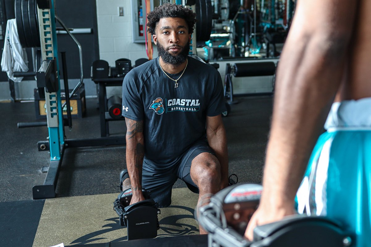 Coastal Men's Basketball tweet media