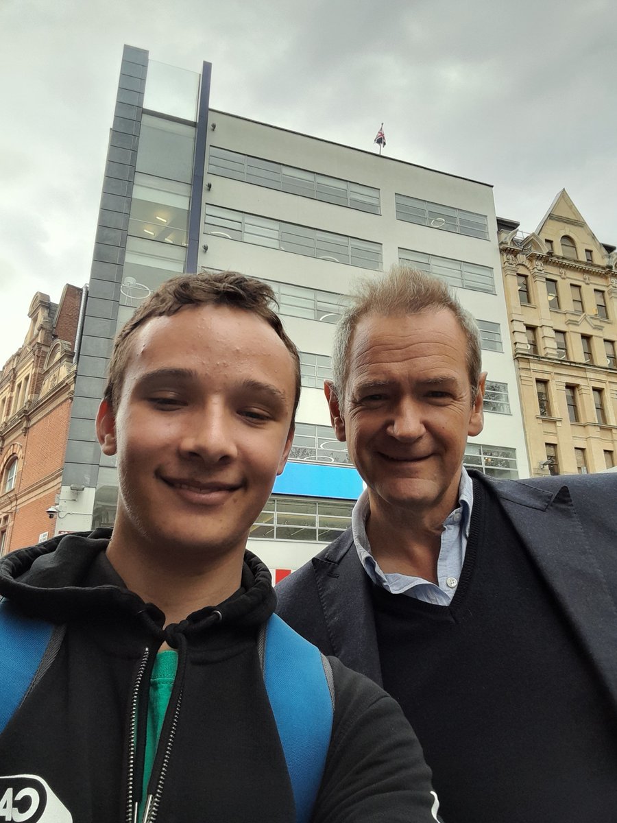 I saw <a href="/XanderArmstrong/">Alexander Armstrong</a> from Pointless and Classic FM!