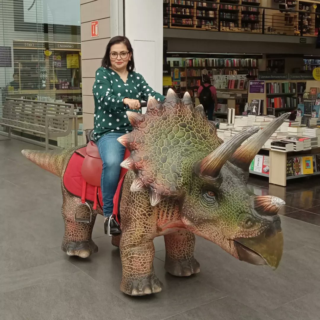 GraceHdzJ's tweet photo. Yo ayer en mi paseo #JurassicWorld #imgrace #itsgrace #yosoygrace #grace #gracecherry #mexicanwoman #mexicana #timeofgrace #BeCherryfull #CdMx https://t.co/U6WncfIYXq