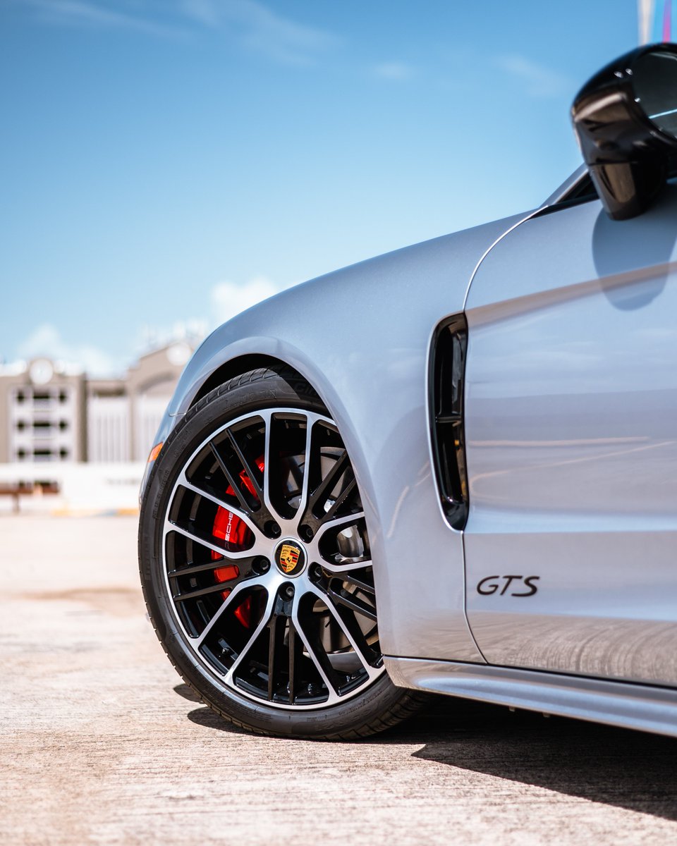 PorscheCenterPR's tweet photo. Diseñado para ser aún más deportivo. El #PanameraGTS lleva la agilidad en su ADN. Encuéntralo en nuestro Porsche Finder y agenda tu prueba de manejo. https://t.co/1HnqWgGoQQ https://t.co/EP9iGfD2XI