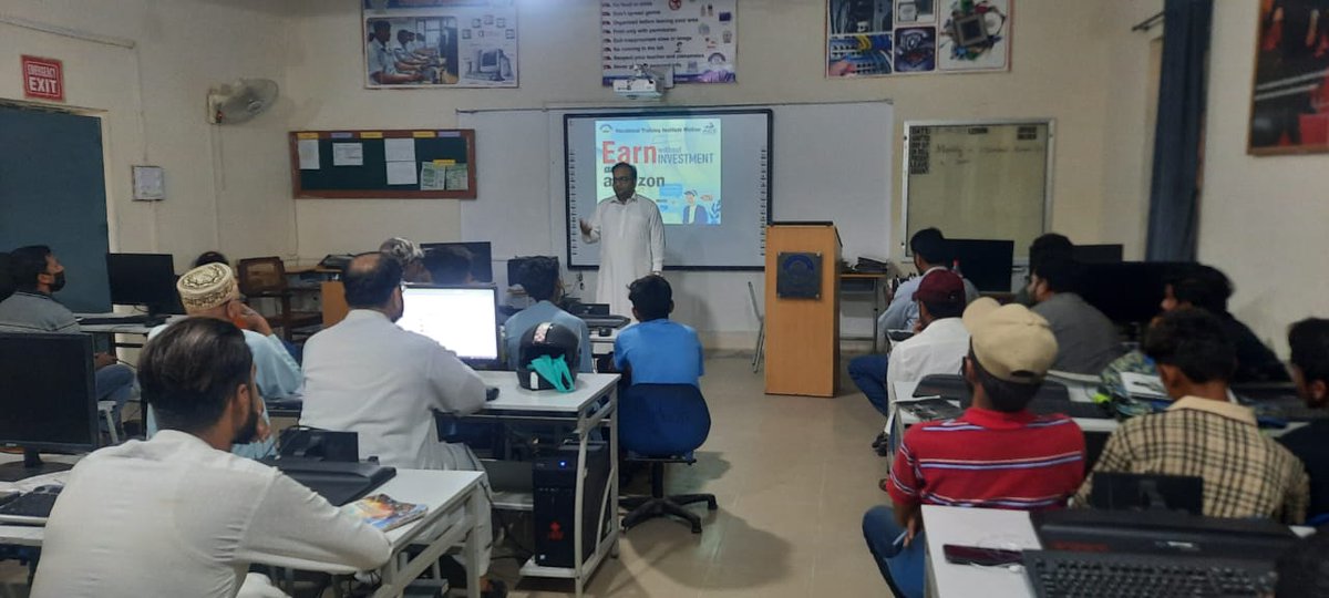 VTI_Multan_PVTC's tweet photo. #AMAZON_VIRTUAL_ASSISTANT
Session on How to #Earn without #investment by @Waqasahmadqazi 
CEO #ACE_CONNECT
@PvtcRm @hassan_farasat @PVTC_Official https://t.co/qoKmIO1s2Z