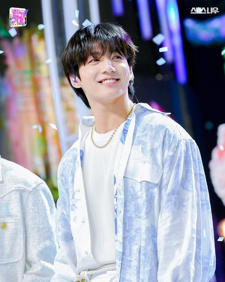 TuAnh_05's tweet photo. #HAPPYJKDAY #HappyJungkookDay
@BTS_twt
Hôm nay là sinh nhật lần thứ 4 e đón cùng a!
Mong a sẽ luôn hạnh phúc, khỏe mạnh.
Hãy luôn trải nghiệm những thứ bản thân muốn a nhé... Em sẽ mãi dõi theo vào ủng hộ anh...!
전정국 사랑해오💜💜💜💜💜 https://t.co/IWU3TKHS79